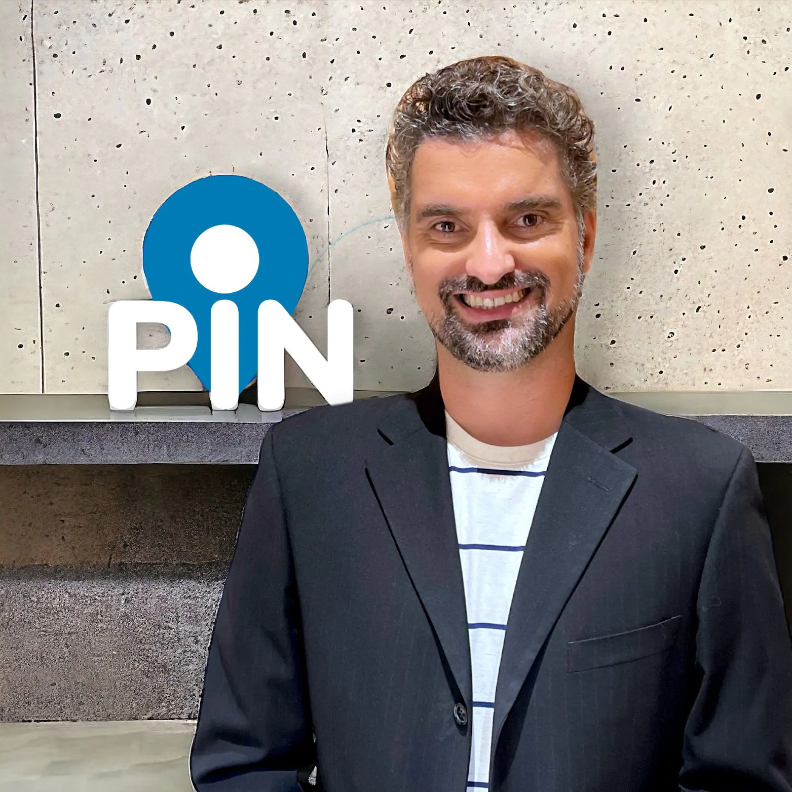 Marcel Merguizo é Mestre de Cerimônias e moderador de debates.